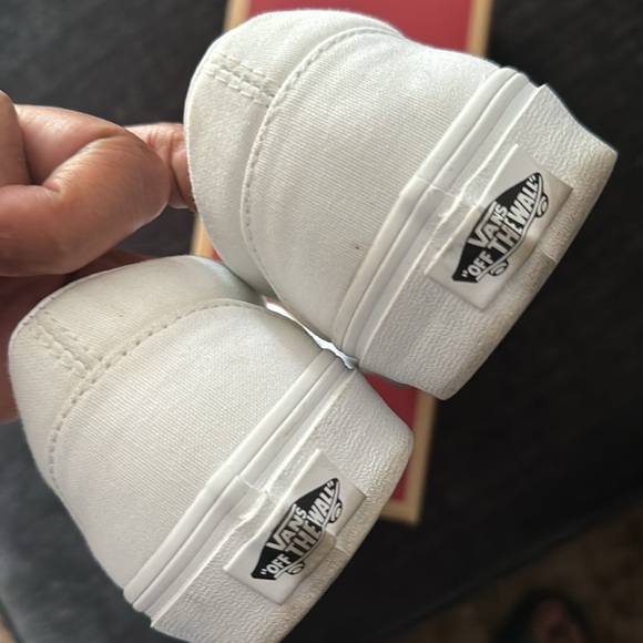 Vans True White Classic Slip-On Shoes - Picture 3 of 3